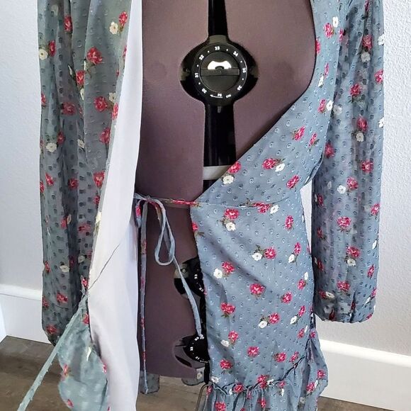 WAYF Women’s Wrap Dress XS Blue Pink Floral Long Sleeve Sheer Romantic - Picture 9 of 13